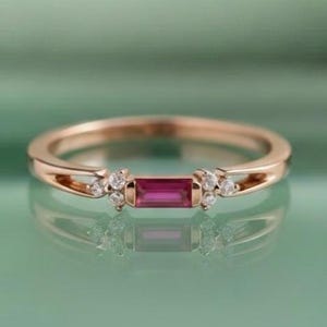 Anillo baguette de rubí: delicado anillo minimalista de plata de ley