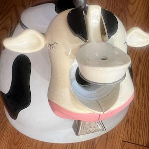 M Kamenstein Black White Cow Whistling Tea Kettle 2.5 qt farmhouse country tea pot 1992