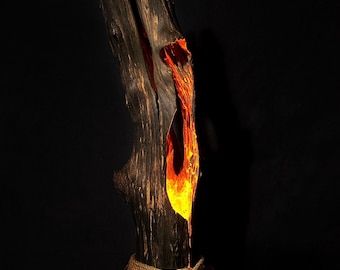 Ember Core – Burning Wood Lamp