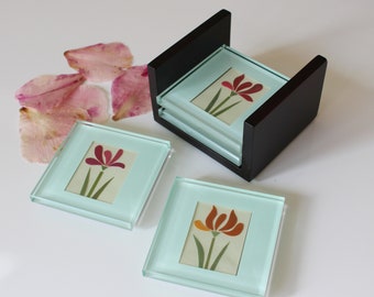4 Piece Set of Srtaw Marquetry Glass Coasters with Solid Wood Holder