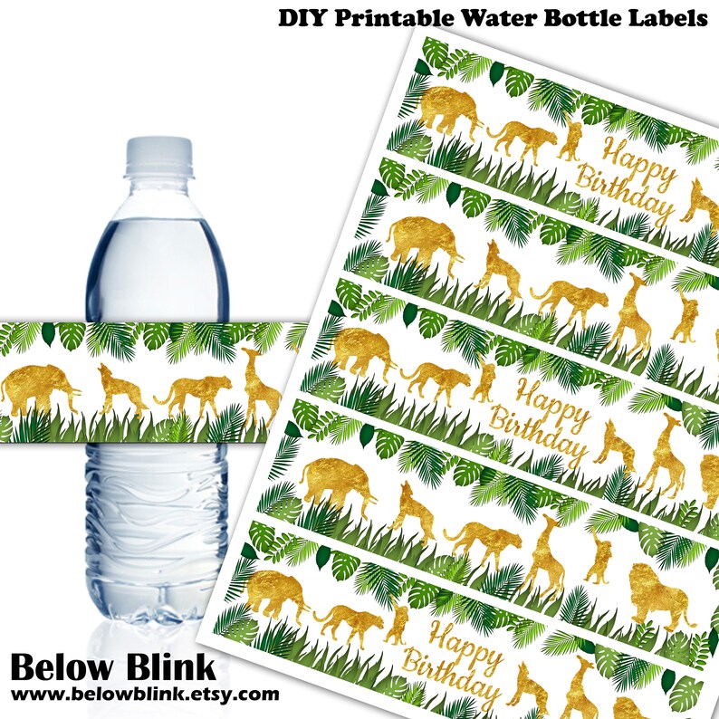 K&ouml;nnte beinhalten: Druckbare Wasserflaschenetiketten mit Dschungel-Motiv. Die Etiketten zeigen goldene Tier-Silhouetten, darunter ein Elefant, eine Giraffe, ein L&ouml;we und ein Zebra, auf gr&uuml;nem Blattwerk. Der Text "Happy Birthday" ist in Gold auf den Etiketten gedruckt.