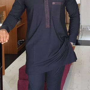 Traditionelle Herrenkleidung, afrikanische Herrenbekleidung, afrikanische Herrenbekleidung, afrikanischer Hochzeitsanzug, Groomsmen-Anzug, Bräutigamanzug, Herren-Senator-Anzug