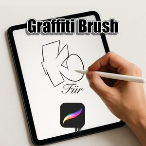 Può includere: Un tablet digitale mostra un design "K" in stile graffiti con il testo "Graffiti Brush" e "Für". Una mano tiene uno stilo bianco, disegnando sullo schermo. L'icona dell'app Procreate è visibile nell'angolo.