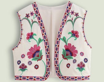 Embroidered Folk Vest, Sleeveless Cropped Cardigan with Floral Stitching & Scalloped Trim, Boho Layering Jacket for Women
