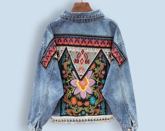 Women’s Textured Vest Jacket with Denim Trim, Button Down Tweed-Style Outerwear, Floral Detail, One Size, Streetwear Look