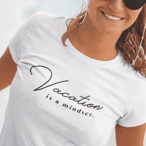 SIGNATURE Women&#39;s T-Shirt, Women&#39;s Tee, Women&#39;s T-Shirt, Summer T-Shirt, Minimalist T-Shirt, Cotton, Travel Gift Women, Vacation T-Shirt