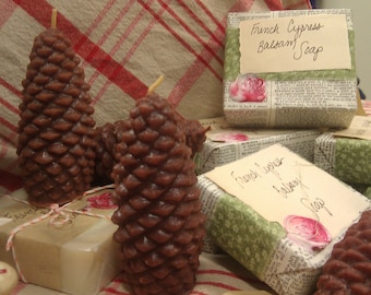 Large pinecone candle