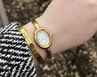 Old Money Vintage Inspired Women Gold Colour Oval Shape Casual Simple Minimalistic Watch | Dainty Watch | Bracelet Watch