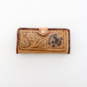 Cartera de cuero repujado de los años 70