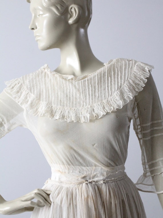 Victoria Dress Off White Lace Texture