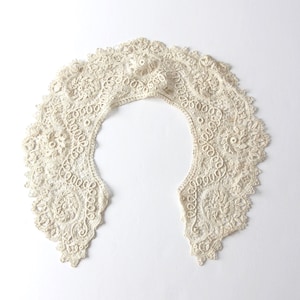 antique lace collar
