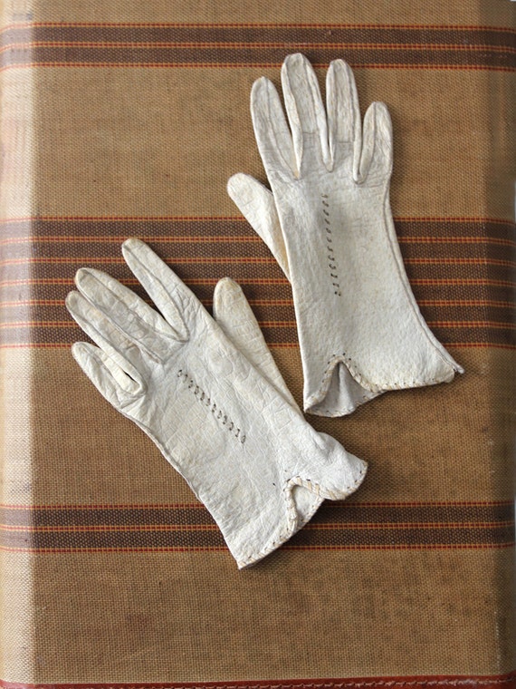 1920s white leather driving gloves - image 2