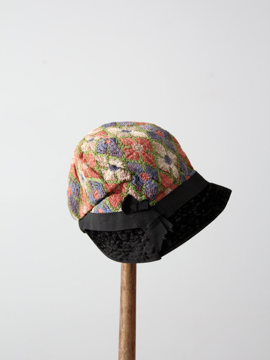 1920s flapper cloche hat, vintage embroidered deco evening cap