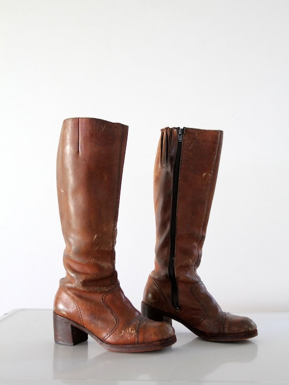 1970er Jahre Hippie Stiefel, groß, braune Lederstiefel, Damen Größe 8,5 1970er Jahre Hippie Stiefel, groß, braune Lederstiefel, Damen Größe 8,5