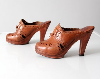 Vintage 1970s Platform Clogs // Brown Leather Slip on Buckle  display picture 1
