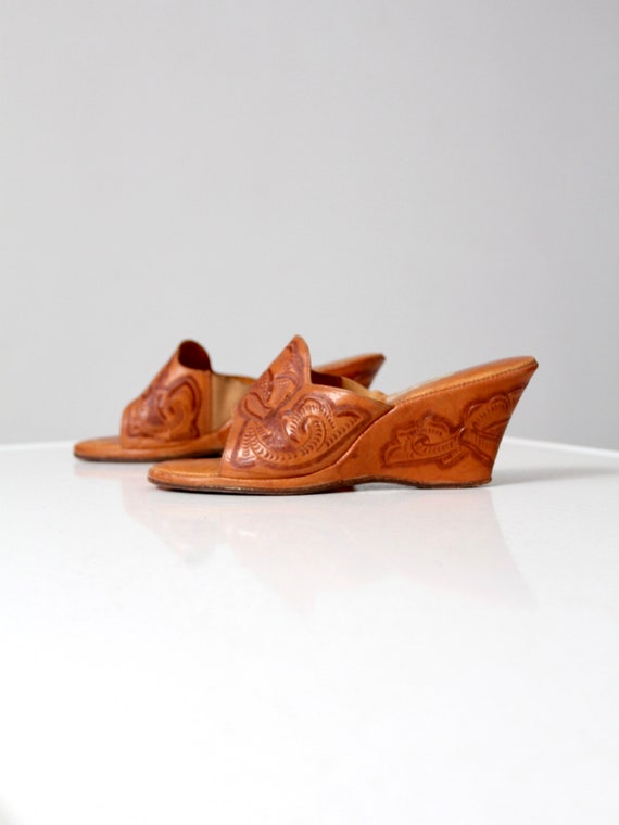 vintage 1950s tooled leather wedges, southwestern… - image 1