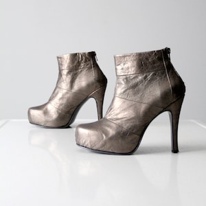 vintage metallic zilveren enkellaarzen met plateauzool, maat 8,5