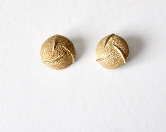 vintage 60s mod gold clip on earrings