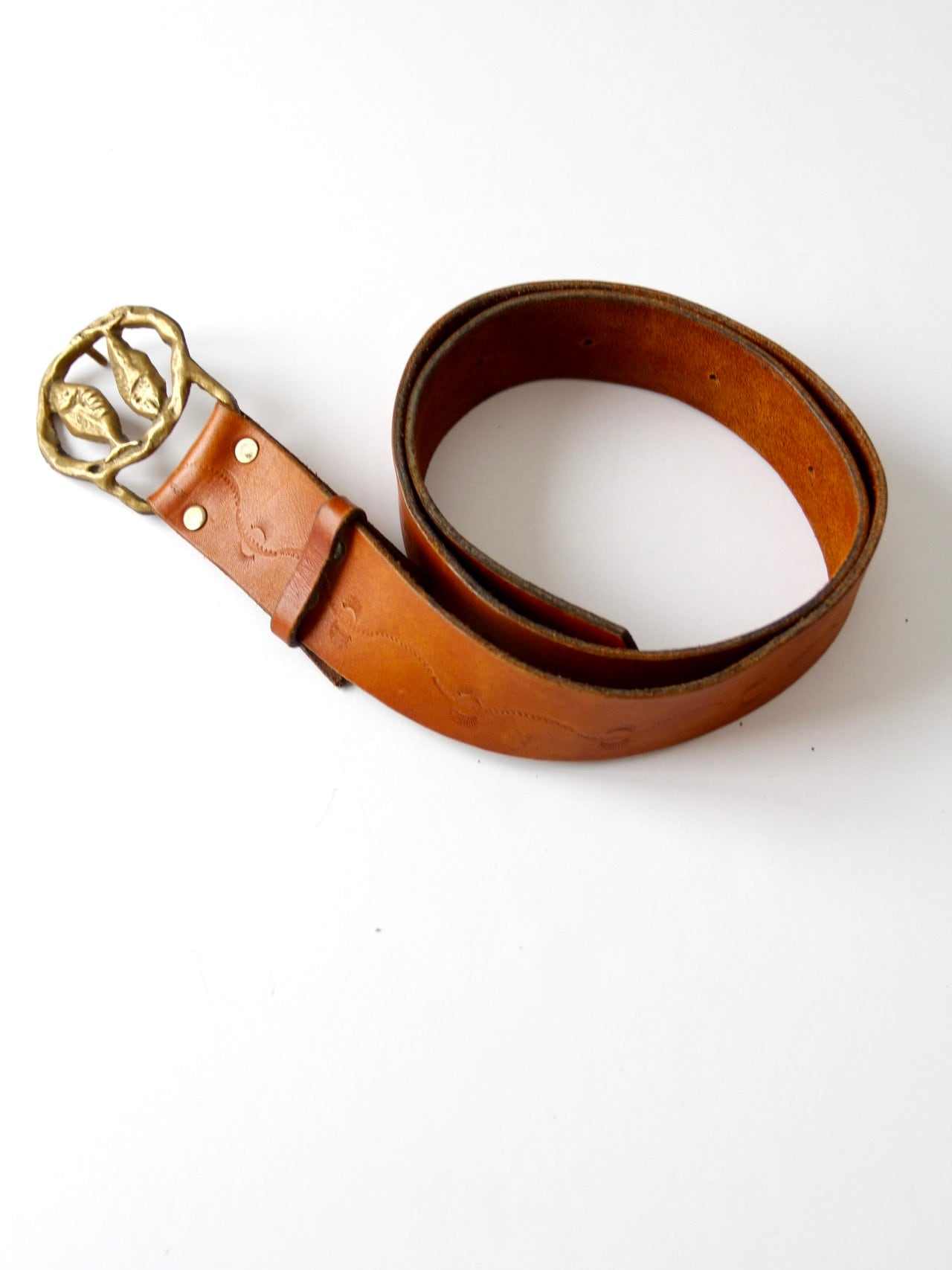 Unbranded Vintage Pisces Zodiac Belt Brown Leather Brass Buckle Vintage‎ Boho 1970s Pisces Zodiac Buckle Hippie Belt, Tooled Leather Belt  main image 4