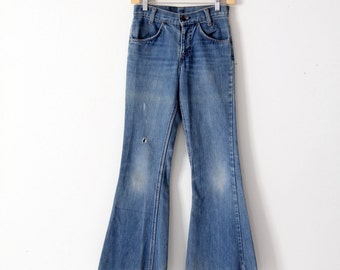 1970s 28 Waist LEVI'S Bell Bottom Jeans – Vintage Dark Wash Denim