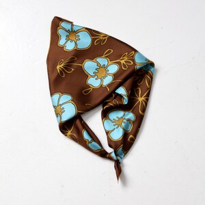 1970s floral silk scarf 29 x 29