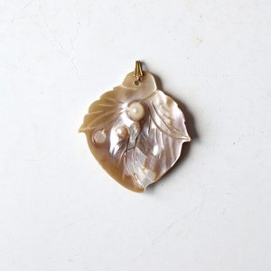 vintage mother of pearl pendant