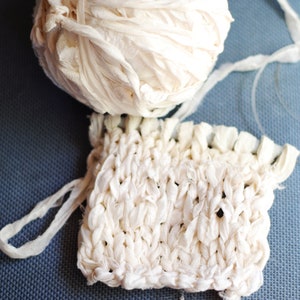 Silk Chiffon Ribbon Yarn, Fabric Yarn, Recycled Yarn, Off White