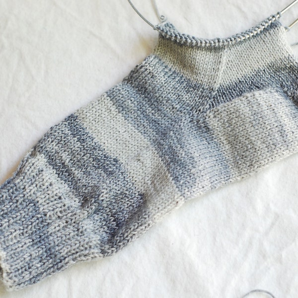 Self Striping Sock Yarn, Superwash Wool, Silver, Grey Shades, Sale, Fingering Weight, Ice Yarn, 075773