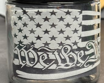 Tarro de almacenamiento de vidrio "We the People" / Bote de vidrio grabado con motivos patrióticos / Bote de cocina con la bandera estadounidense / Tapa de acero inoxidable / Cocina de estilo rústico