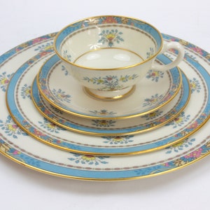 Tea Cups and Saucers for 4, Tea Cup Set, Vintage Lenox China Set, Tea Cups and Saucer Set, 22 Kt. Gold Trim, c1974, Vintage Tea Party image 3
