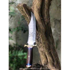 Handmade Damascus Steel Hunting Knife, 14&quot; Full Tang Wooden Handle, Razor Sharp Blade with Leather Sheath – Survival, Camping & Outdoor Gift