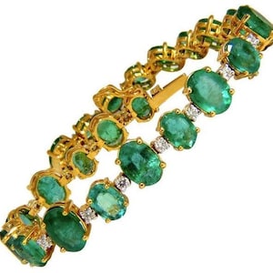 This Stunning 14K Yellow Gold Bracelet 20.86Ct Of Vivid Natural Emerald Brilliant White Diamond Elegance Vibrant Luxury Jewelry Collection