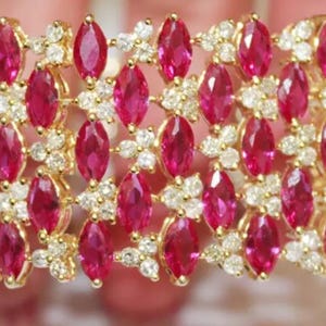 Exquisite 9.88CT Natural Round Diamond Ruby Bracelet Crafted in 18K Yellow Gold A Luxurious Timeless Piece Perfect For Elegant Everyday Wear