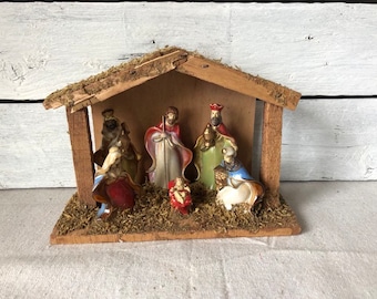 Vintage Mossy Wood Nativity Set, Porcelain Figures, Baby Jesus Christmas decor