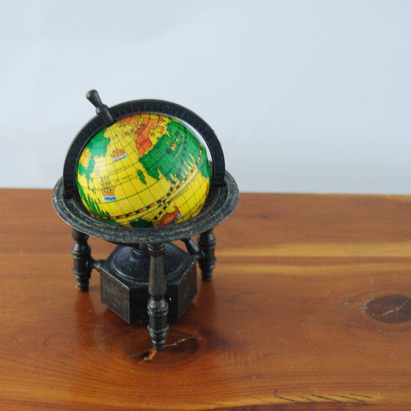 World globe pencil sharpener vintage collectable desk top item tool diecast metal mini miniature world