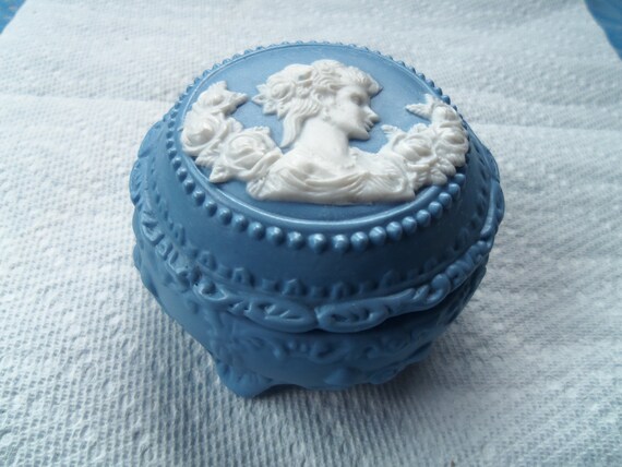 Vintage Blue and White Trinket Box With Cover - D… - image 1
