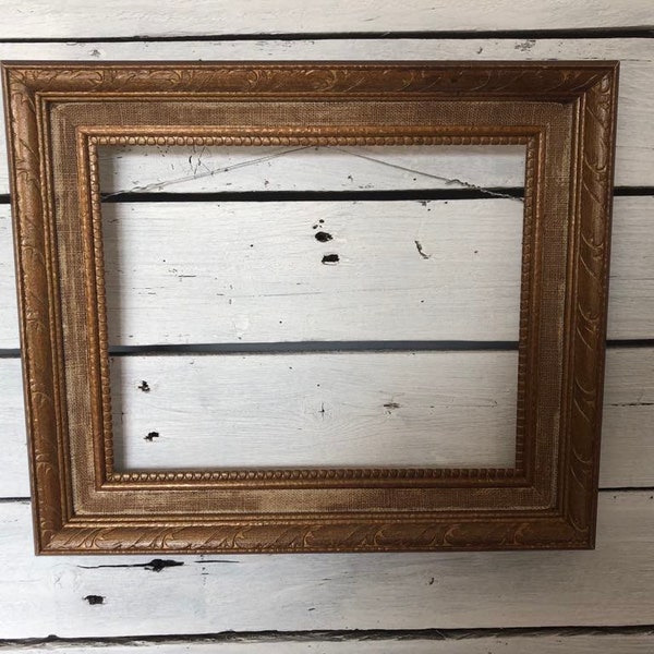 Vintage Empty Wood Picture Frame 8x10 image area 11x12.3 Wall Hanging frame 1960s era Wooden picture frame