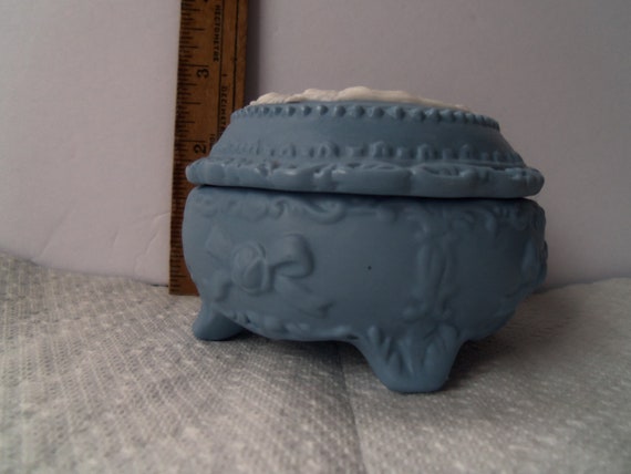 Vintage Blue and White Trinket Box With Cover - D… - image 7