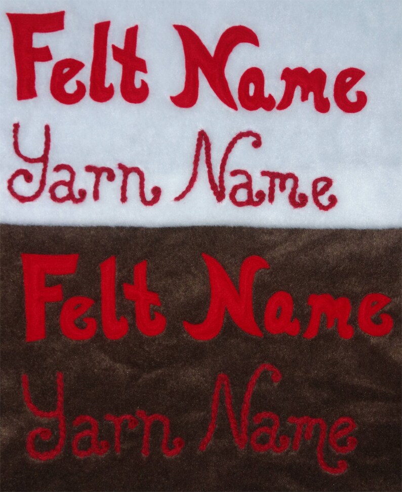 Op de afbeelding: Close-up van twee stofstalen, een wit en een bruin. De woorden "Felt Name" en "Yarn Name" zijn in rood geborduurd op beide stalen.