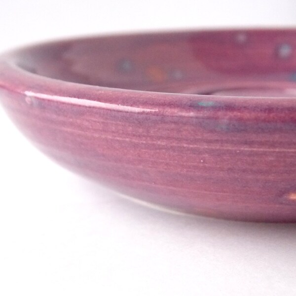 Magenta soap dish