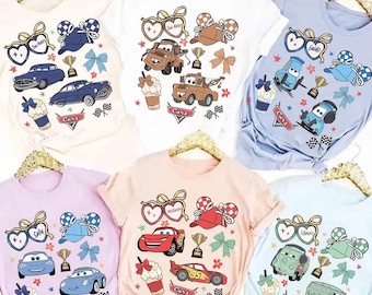 Retro flirtstrikken Disney Cars dtf, Lightning McQueen Mater Doc Hudson Sally Carrera Birthday Cars Family dtf-overdracht, Disney Trip dtf