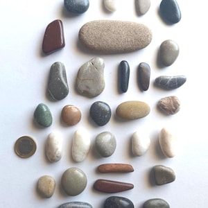Sea Stones set of 30 - Decorative Sea Stones - Natural  - Pebble Art - Beach Minerals - Beach Decor - Beach Minerals