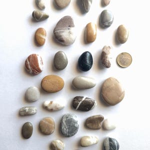 Sea Stones set of 30 - Decorative Sea Stones - Natural  - Pebble Art - Beach Minerals - Beach Decor - Beach Minerals