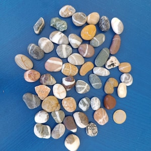 Sea Stones set of 50 - Decorative Sea Stones - Natural - Wishing Stones - Pebble Art - Beach Minerals - Rare Colourful Stones