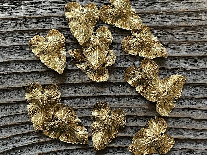12 medium brass rippled leaf charms #4