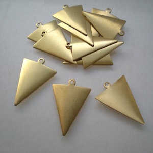 12 upside down triangle drops ZA417