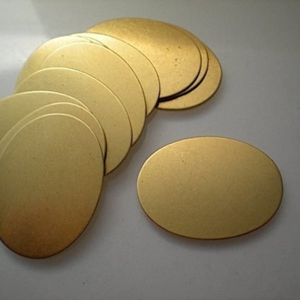 12 medium flat brass oval discs/stamping blanks ZA508