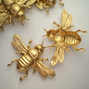 6 large brass bumblebee charms ZF109