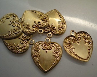 真鍮製両面ハートチャーム（ミディアム）8個 ZA755 - Etsy 日本
