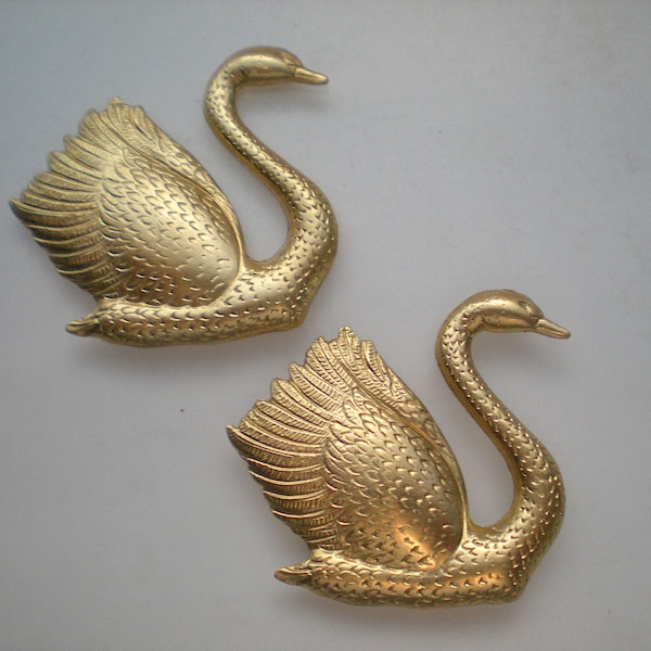 2 classical swan stampings ZE356